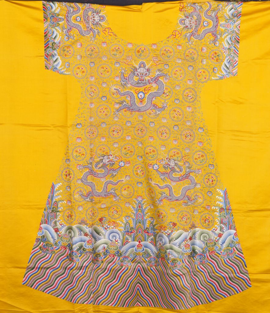 图片[1]-Bright yellow satin ground embroidered dragon robe material with rice beads-China Archive